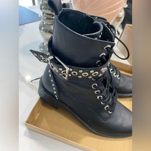 Gorgoeus combat boots/ biking boots